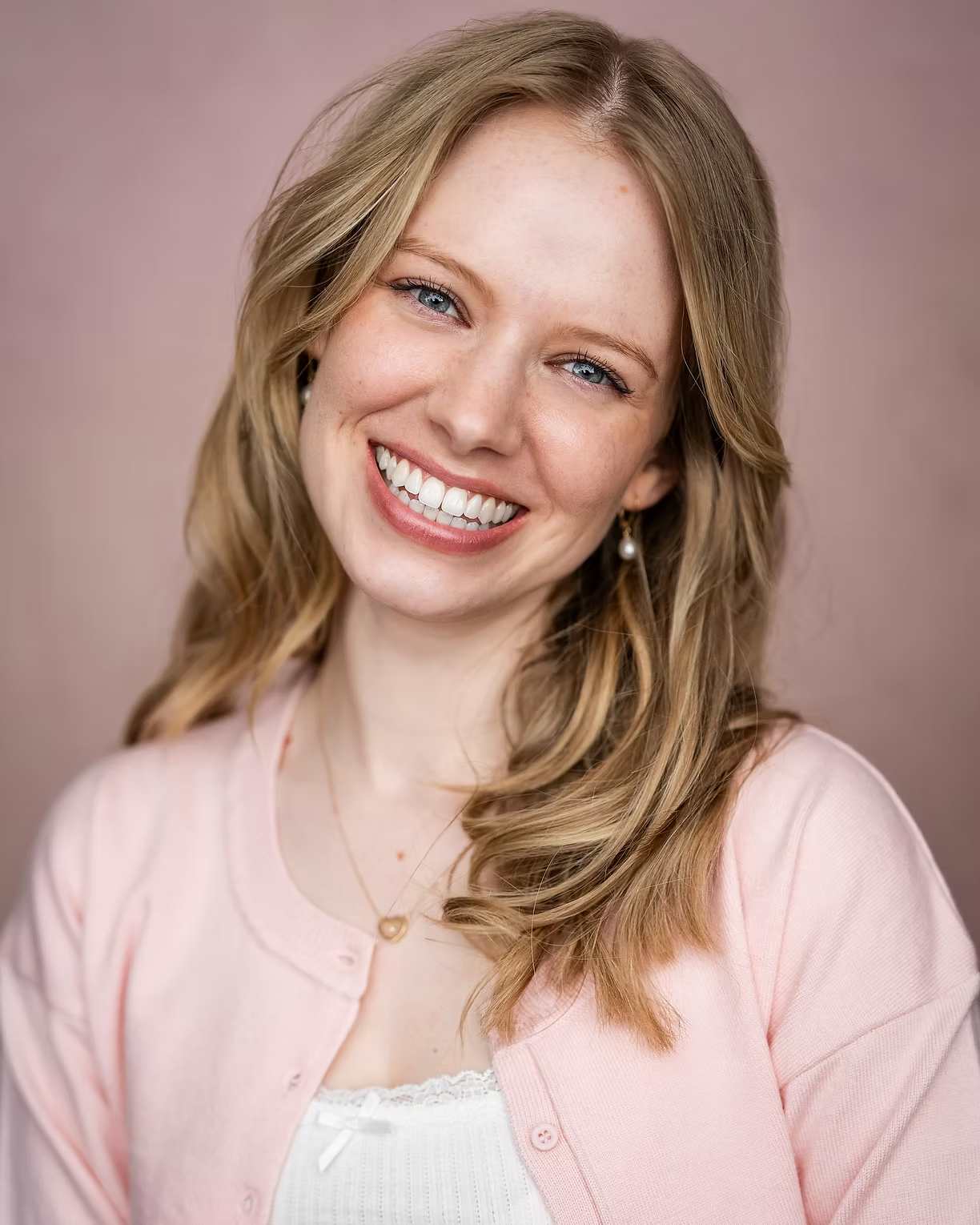 Aly Jones - Headshot